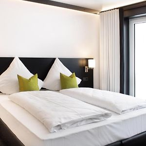 AM Hotel
